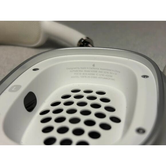 Apple AirPods Max - Silver - Fully Functional (See Photos for Cosmetic Wear) - Picture 7 of 8